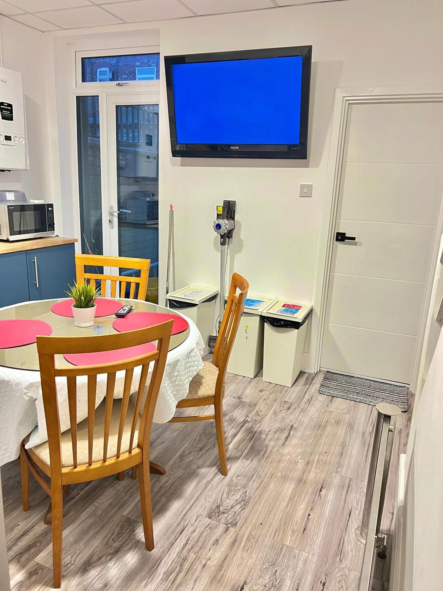 Lux En-Suite Coop Arena Mancity Stadium Piccadilly Manchester Esterno foto